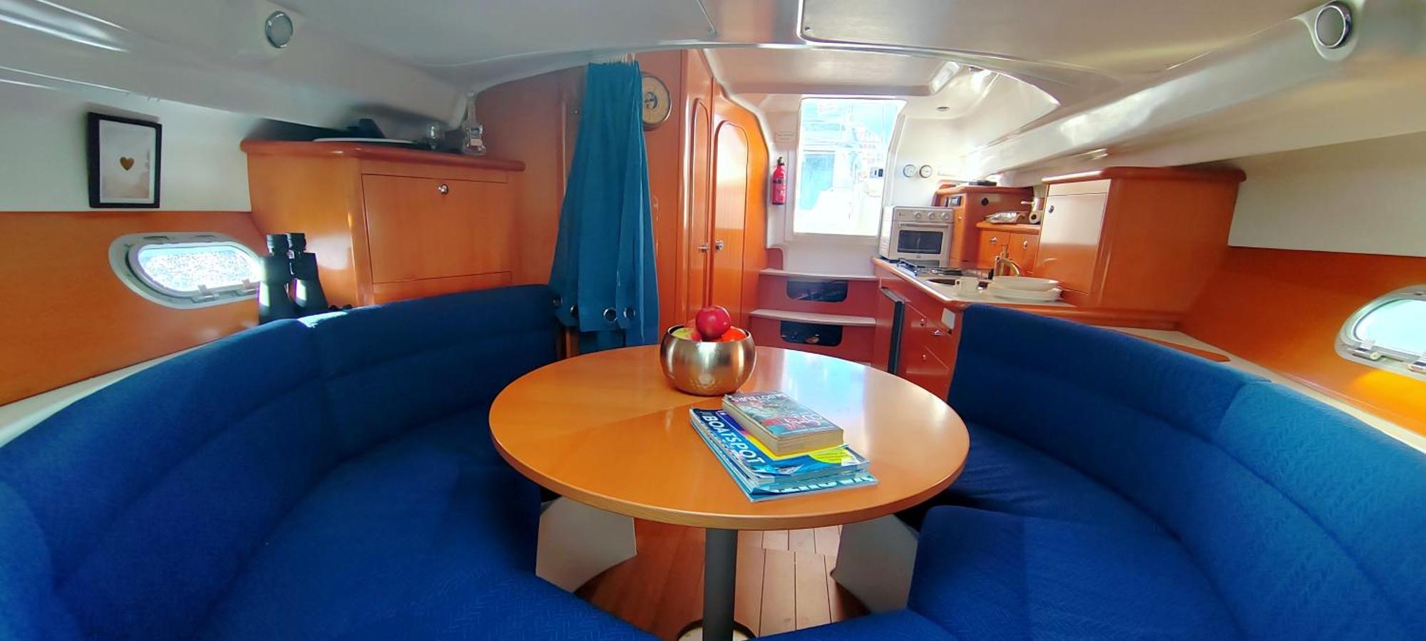 The Families Motor Yacht Spain Praha
