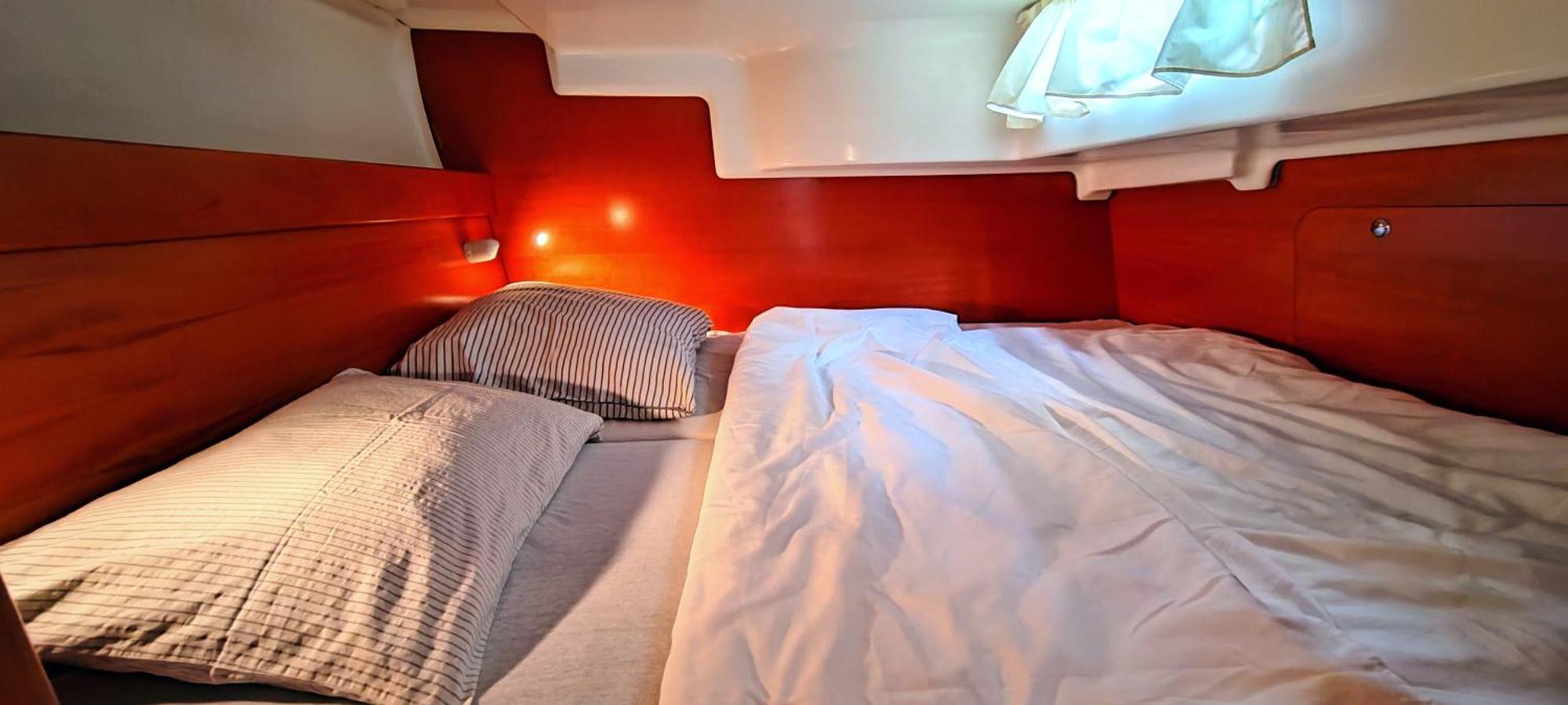 The Families Motor Yacht Spain Praha